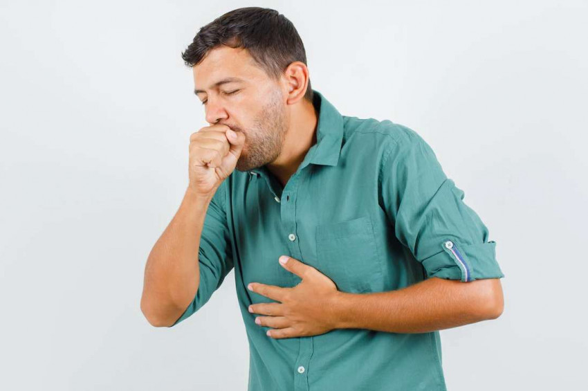 Öksürük hastalık değil belirtidir ve uzun sürüyorsa hastalık daha tehlikeli olabilir