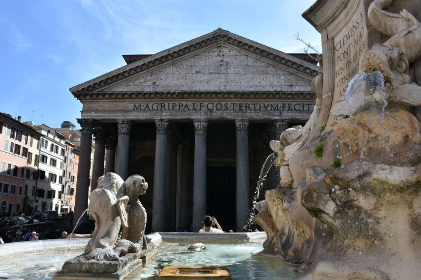 İtalya, Pantheon Bazilikasını gezenlerden para almaya karar verdi