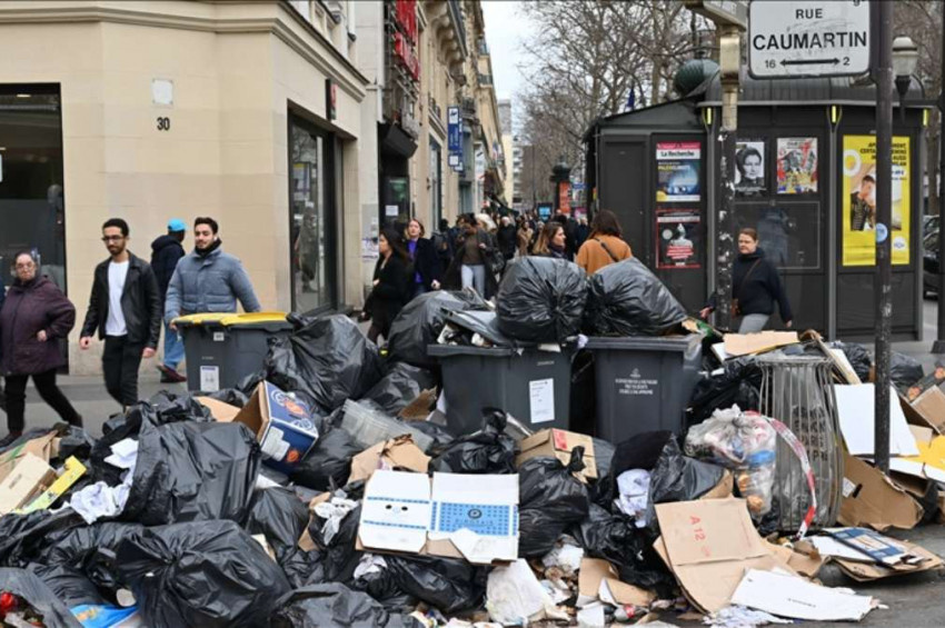 Paris sokakları çöpten geçilmez oldu