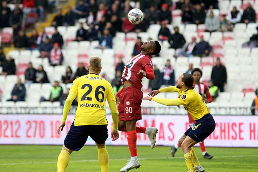 Avrupa macerası biten Sivasspor lige 3 puanla döndü