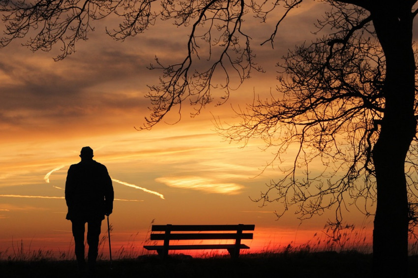 Eşi ölen erkekler, eşi olan kadınlara göre daha perişan oluyor