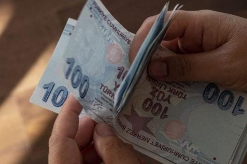 Emekli maaşı ve bayram ikramiyesi zammı ile Geçici işçiler Kadro resmileşti