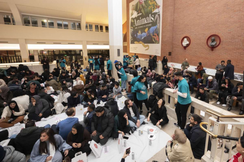 British Libraryde toplu iftar yapıldı