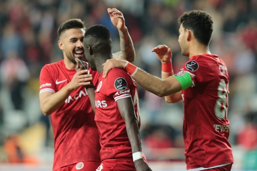 Antalyaspor: 3 - Alanyaspor: 1