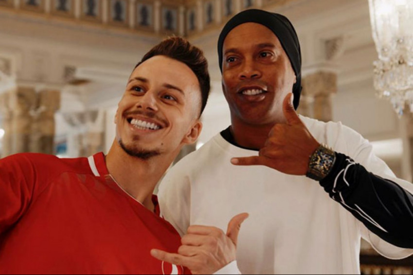 Ronaldinho, Steven Gerrard ve Cafu THY reklam filminde buluştu