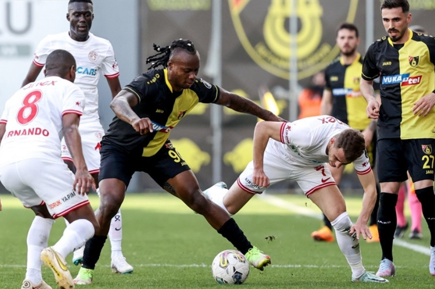 İstanbulspor : 3 - Antalyaspor: 3