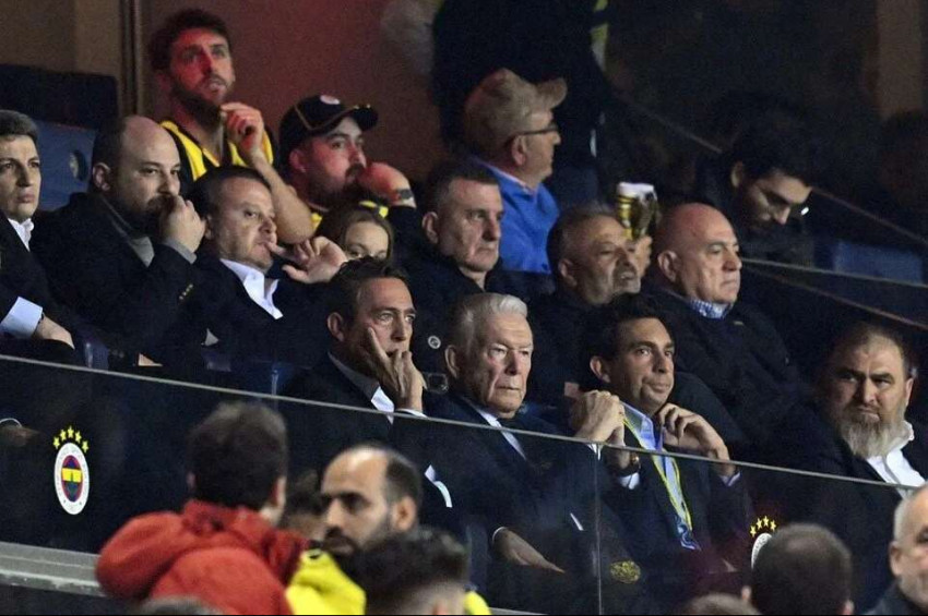 Fenerbahçe taraftarı yönetim istifa diye bağırdı