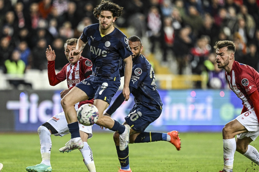 Fenerbahçe Sivas deplasmanında 3 puanla dönüyor