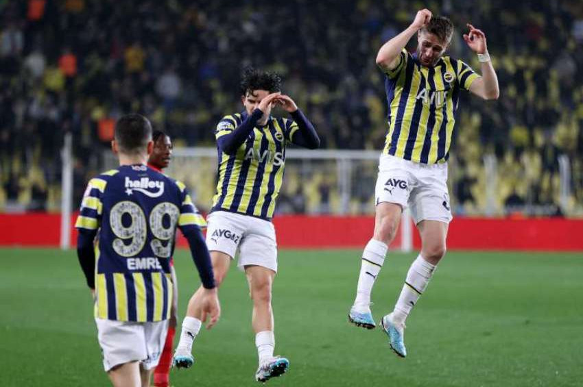 Türkiye Kupasında Kayserisporu 4-1 yenen Fenerbahçe yarı finalde