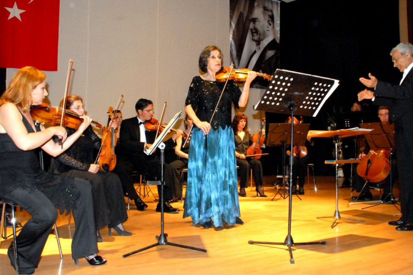 Dünyaca ünlü Kemancı Suna Kan vefat etti