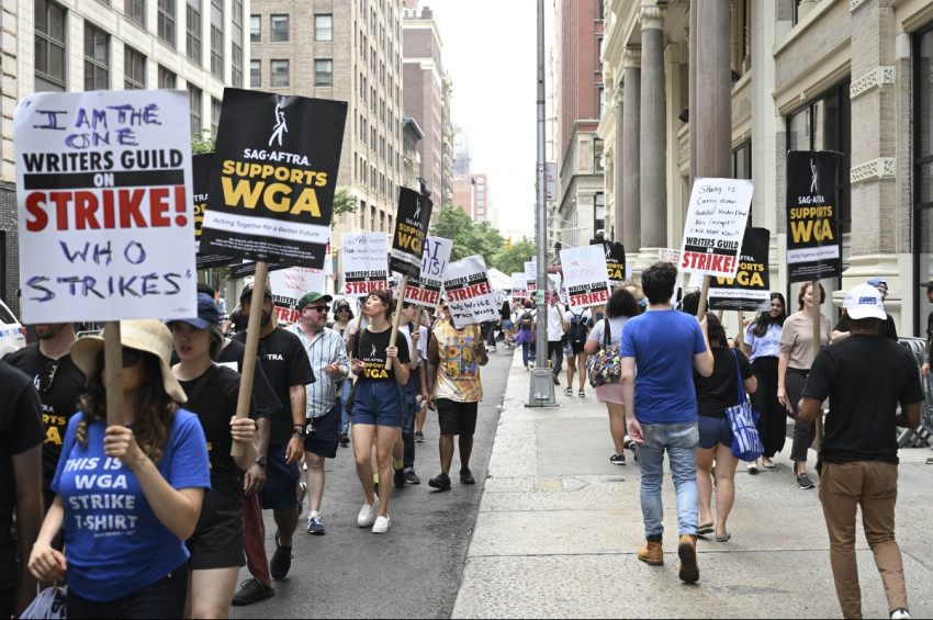 Hollywoodda senaristlerden sonra oyuncular da greve gidiyor
