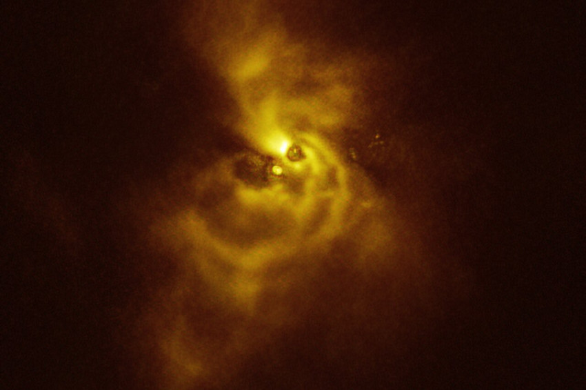 Uzaydan dev gezegen doğumunun gizemine ışık tutan bir görüntü