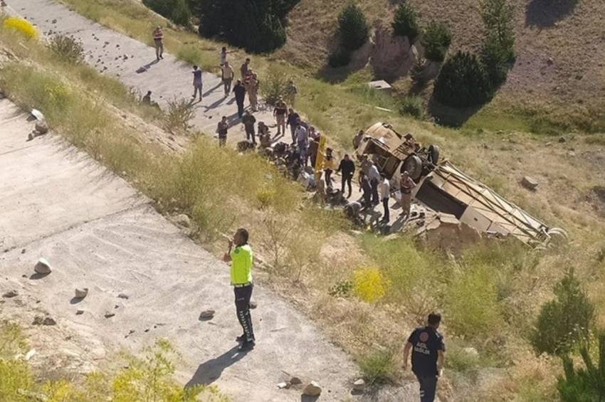 Karsta trafik kazası: En az 7 ölü ve 20den fazla yaralı var