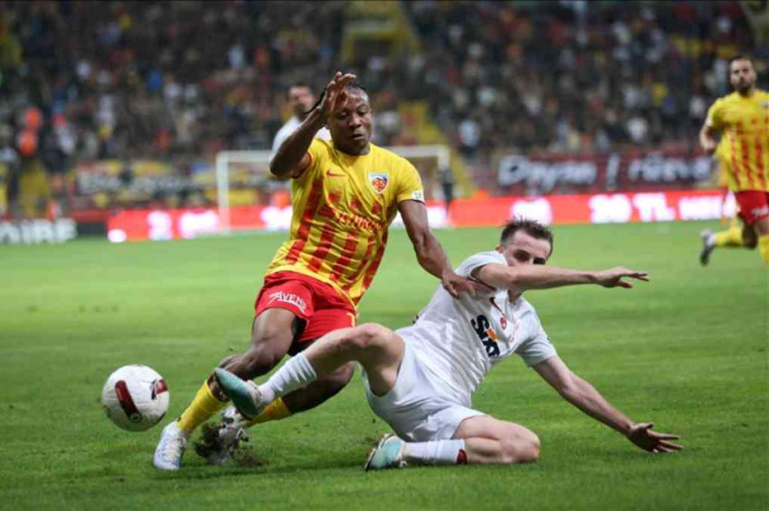 Kayserispor Galatasarayla golsüz berabere kaldı
