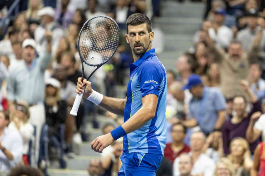 ABD Açık Tenis Turnuvasında Medvedevi yenen Djokovic şampiyon oldu.