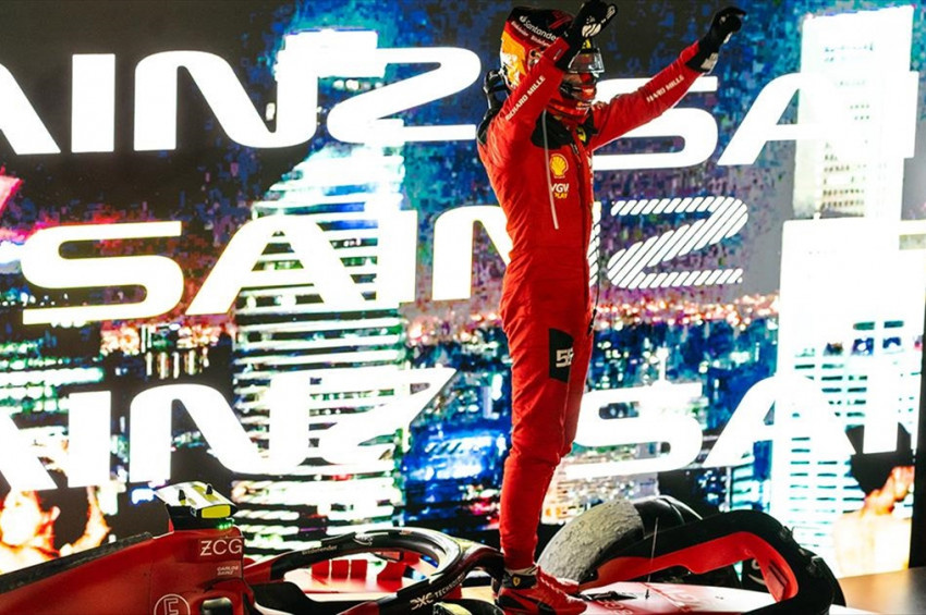 Formula 1 Singapur Grand Prixsinde Ferrari pilotu  Carlos Sainz öne çıktı