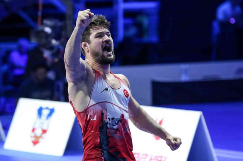 Ali Cengiz 87 kilo dünya güreş şampiyonu oldu