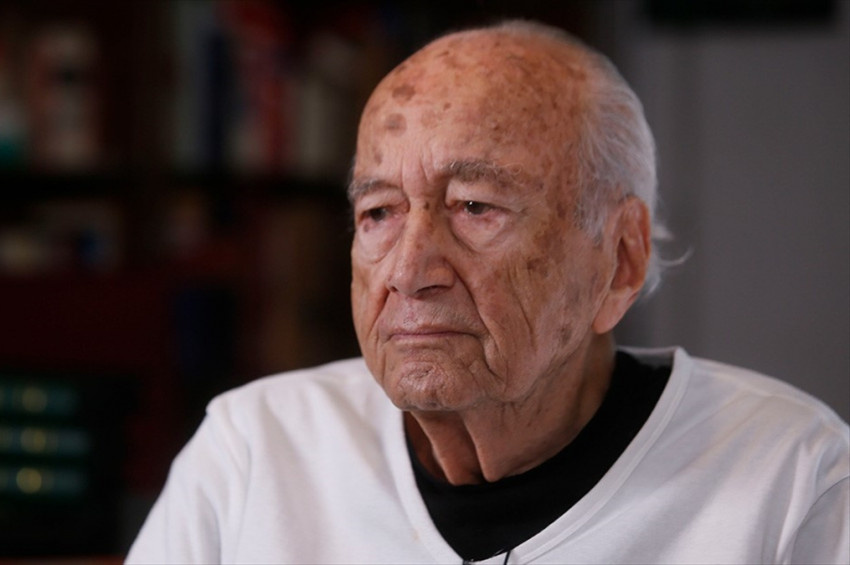Ünlü gazeteci-yazar Hıfzı Topuz 100 yaşında dünyaya gözlerini yumdu