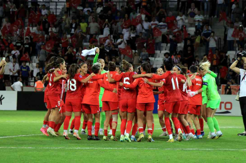 Türkiye Kadın Milli Futbol Takımı galibiyetlerini sürdürüyor