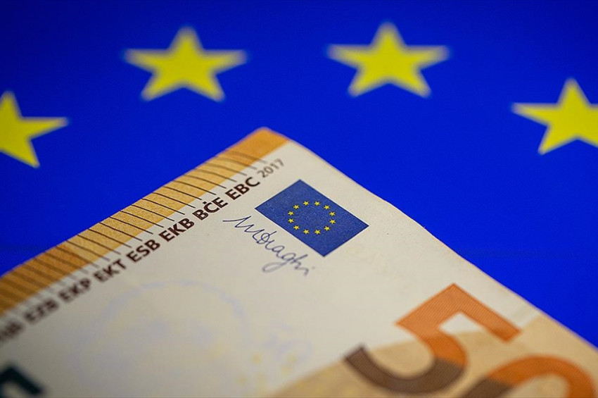 Avrupa Birliği para birimi Euro 25. yılını kutluyor