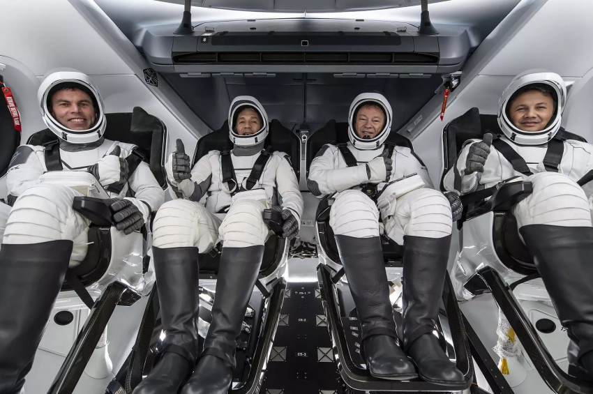 Türkiyenin ilk uzay yolcusu Alper Gezeravcı uzaya çıktı