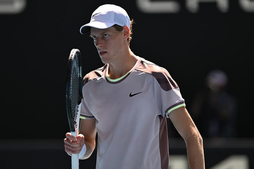 Jannik Sinner, Daniil Medvedevi yenerek Avustralya Açıkta şampiyon oldu