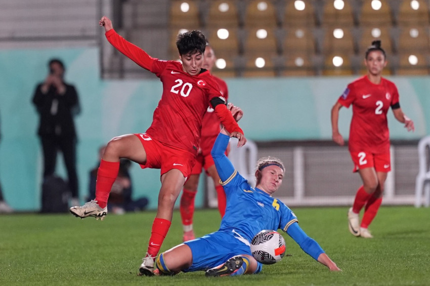 Kadınlar Avrupa Şampiyonasında Türkiye ile Ukrayna berabere kaldı: 1-1