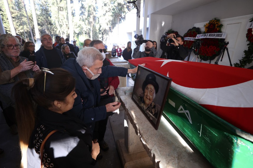 Sümerolog Muazzez İlmiye Çığın cenazesi Mersinde toprağa verildi