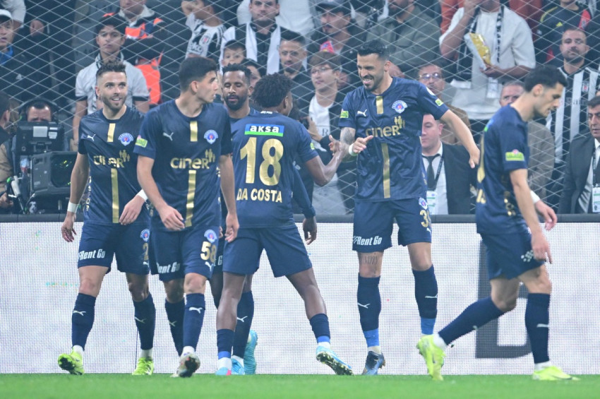 Kasımpaşa, Beşiktaşı kendi evinde bozguna uğrattı: 3-1