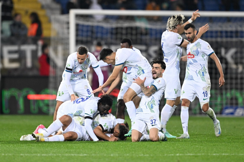 Karadeniz derbisinde gülen Rizespor, üzülen Trabzonspor oldu: 3-1