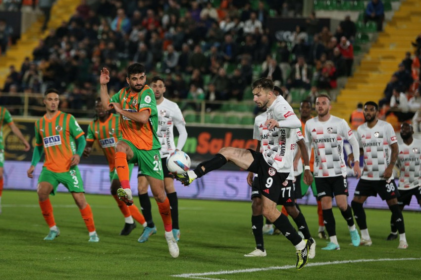 Alanyaspor, Gaziantepi farklı yendi: 3-0