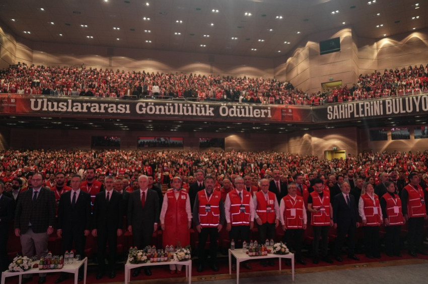 Kızılay Kırmızı Yelek Uluslararası Gönüllülük Ödülleri verildi