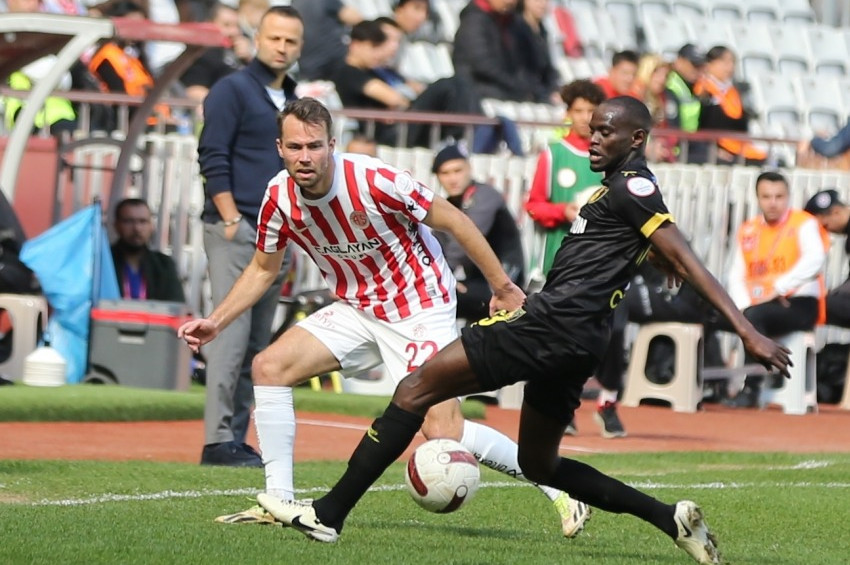 Sonucu 90 + 9daki penaltı belirledi: Antalyaspor: 2 - İstanbulspor: 2