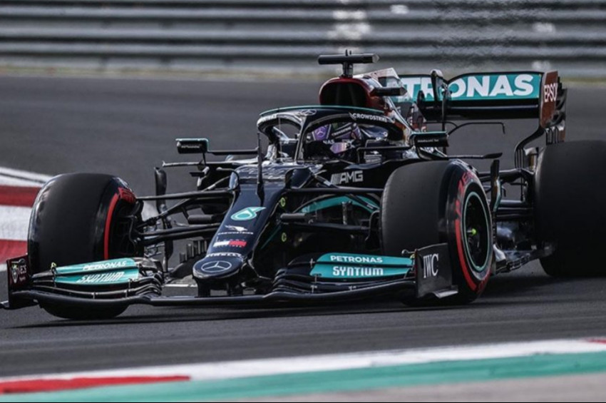 Ferrari, Mercedes pilotu Lewis Hamiltonu transfer etti