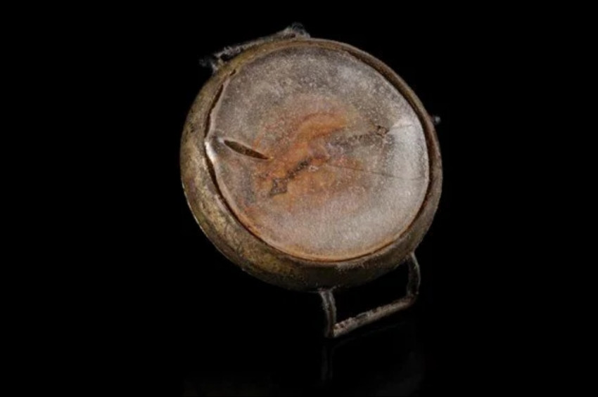 Hiroşimada bulunan ve patlama anını gösteren saat 31 bin dolara satıldı