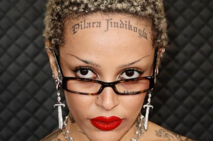 Doja Catin Grammy Ödüllerine damga vuran Dilara Fındıkoğlu dövmesi