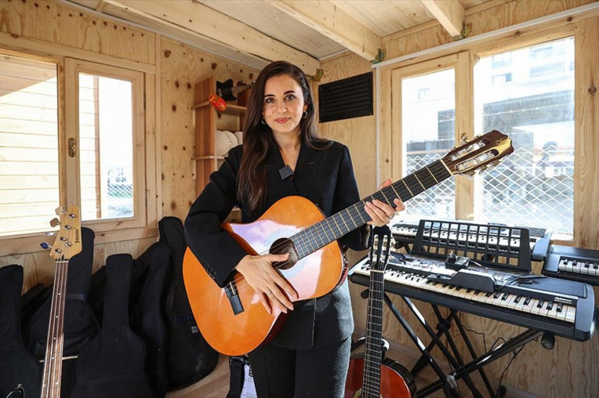 Karsu, depremzedeler için topladığı yardımları anlattı