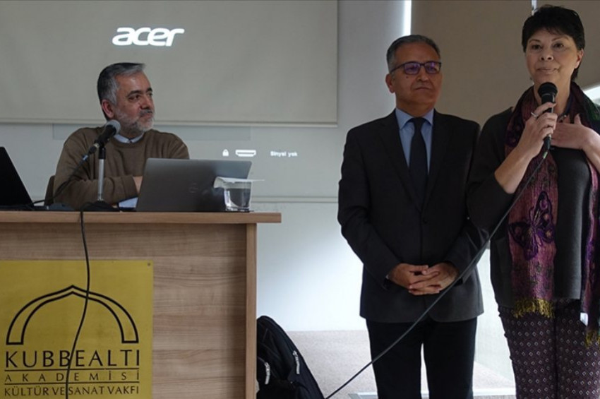 Kubbealtı Lugatı, yazar Elif Şafakı Türkçeden sınıfta bıraktı!