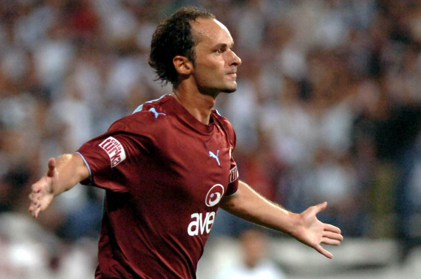 Milli formayı da giyen futbolcu Ersen Martin, 44 yaşında vefat etti.