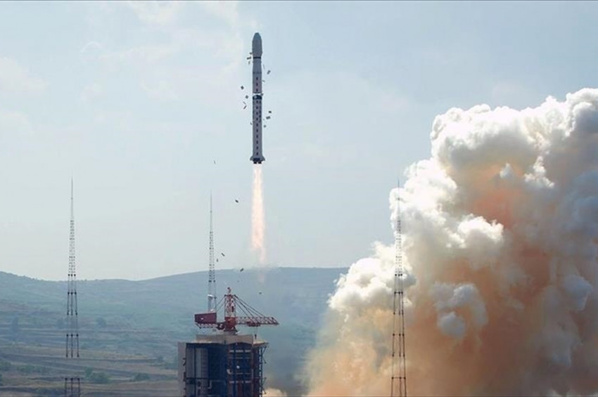 Çin, Ay keşif görevleri için aktarım uydusu gönderdi