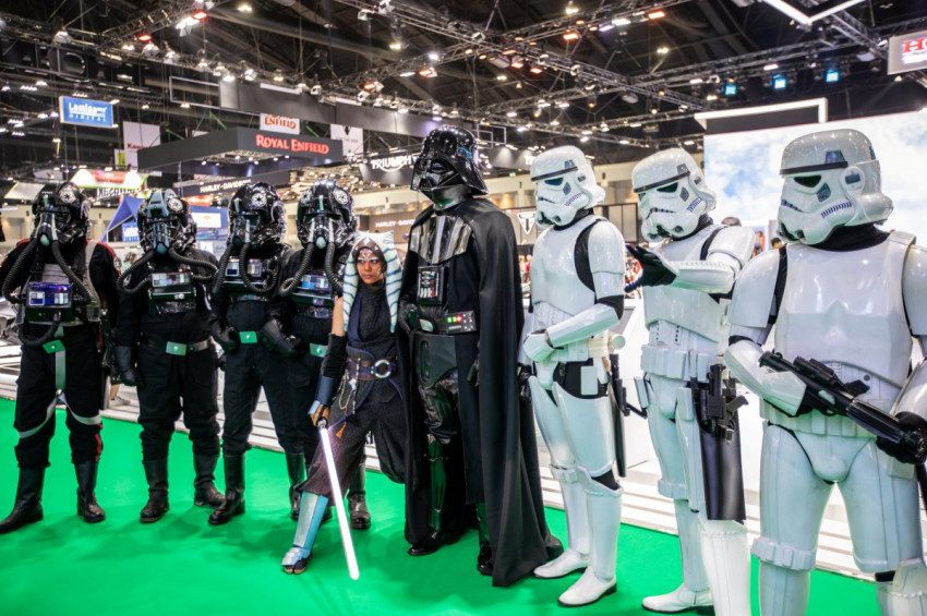 Görünüşe aldanmayın: Star Wars film seti değil Hondanın yeni modelinin tanıtımı