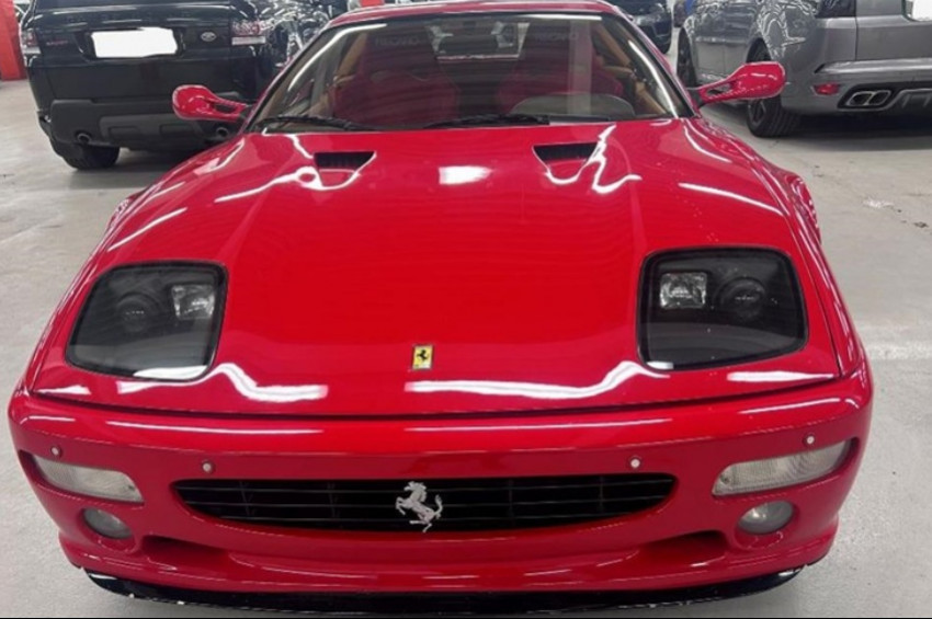 1995te İtalyada çalınan Ferrari F512M yarım 49 yıl sonra İngilterede yakalandı