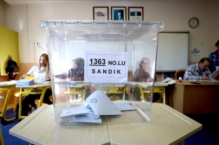 4 Büyükşehir Ak Partiden, 1 Büyükşehir MHPden CHPye, 1 Büyükşehir de CHPden Ak Partiye geçti