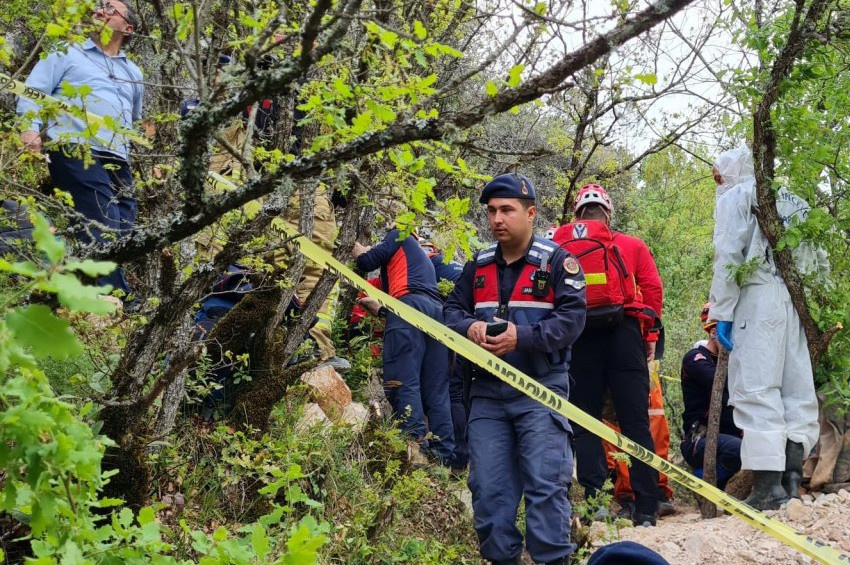 Kocaeliden define aramaya giden 3 kişi Bursadaki mağarada öldü