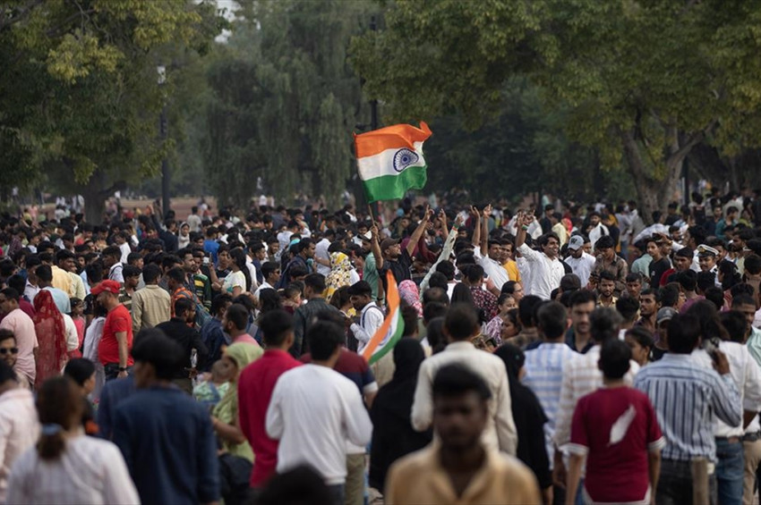 Nüfusu Çini geçti ve dünyanın kalabalık ülkesi Hindistan oldu