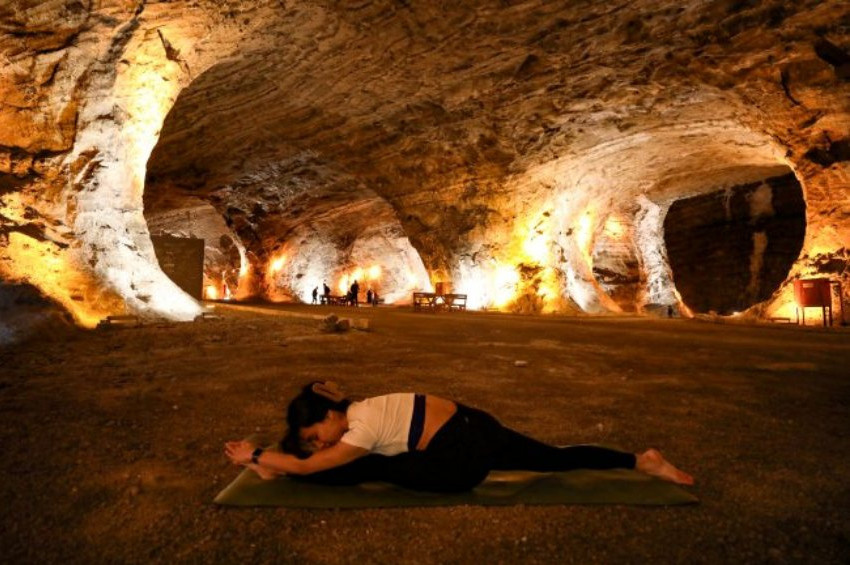 Iğdırdaki tuz mağarasında tanıtım yogası