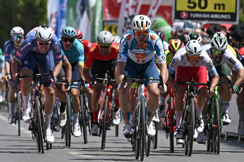 Türkiye Bisiklet Turunda ilk günün en hızlısı Hollandalı Jakobsen oldu