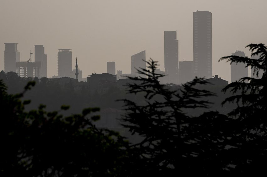 İstanbul ve İzmir başta pek çok il  toz duman oldu