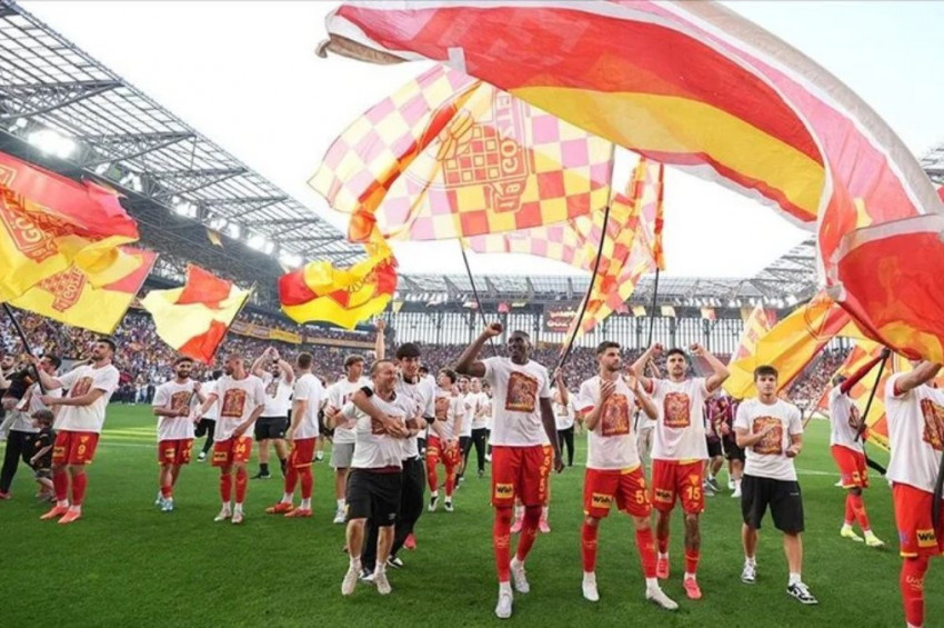 Göztepe, tekrar Süper Ligde: Eyüpspordan sonra İzmir ekibi de çıkmayı garantiledi