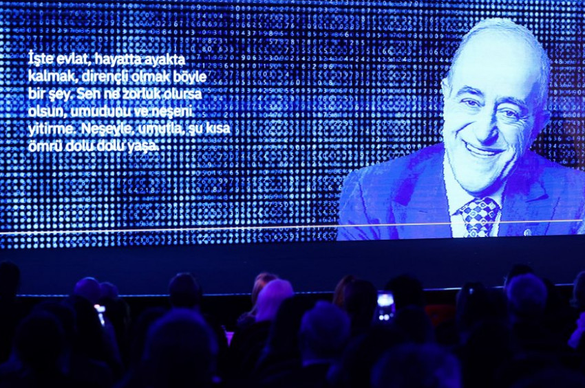 Sakıp Sabancı Araştırma Ödüllerine merhum işadamı yapay zeka mesajı ile katıldı